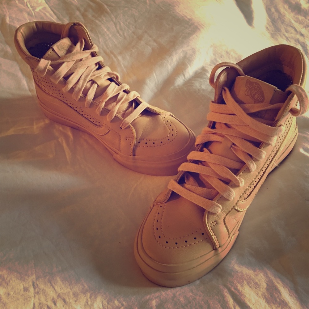 Light pink hightop vans size 7